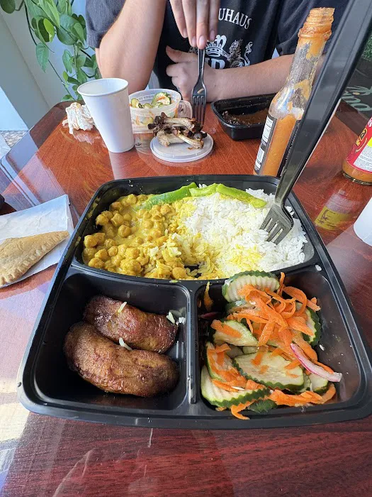 Island Taste Caribbean Grill Picture 7