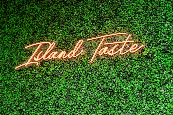 Island Taste Caribbean Grill Picture 8