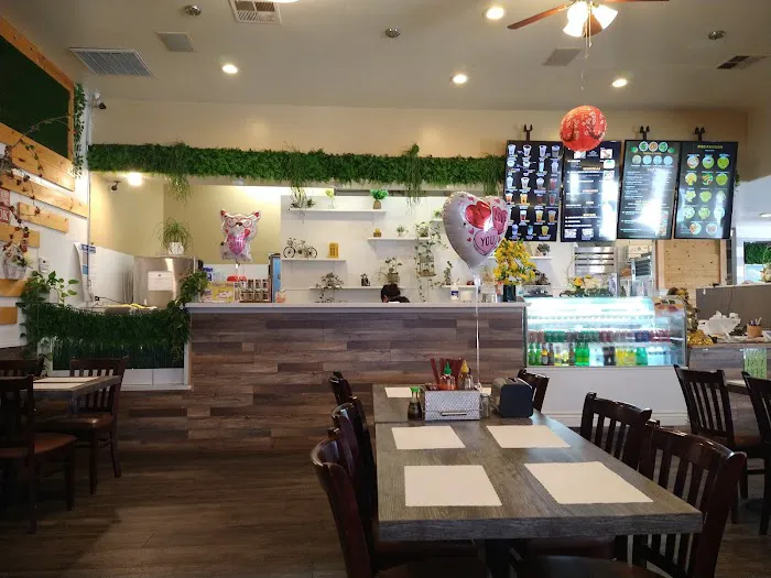 Phở Passion and MinTea Bar Picture 10