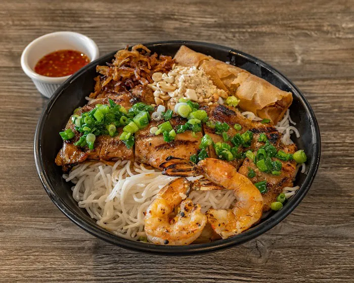 Phở Passion and MinTea Bar Picture 8