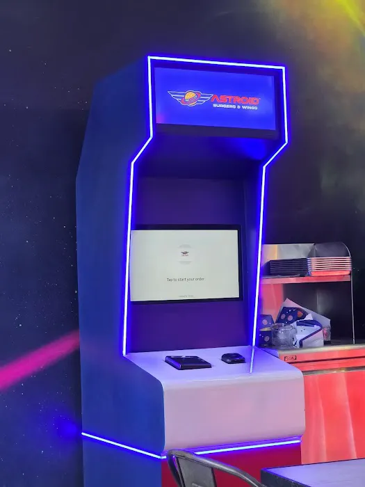 Astroid Burgers And Wings Picture 3