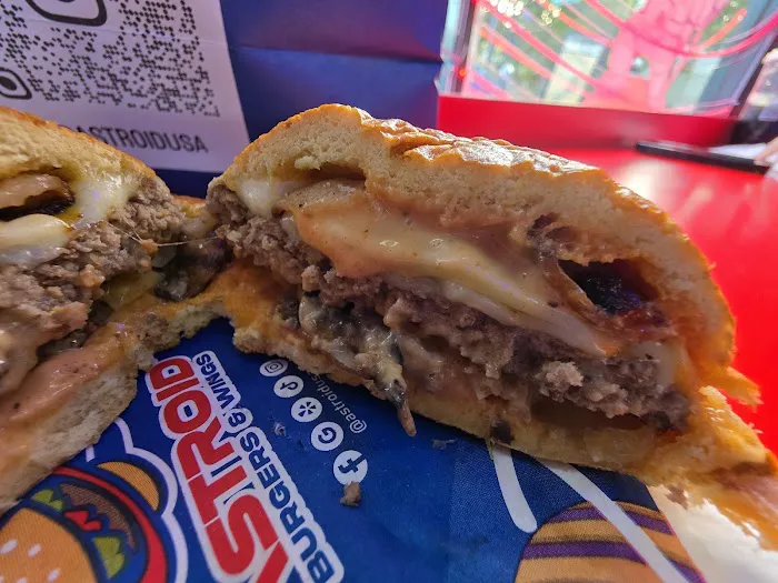 Astroid Burgers And Wings Picture 8