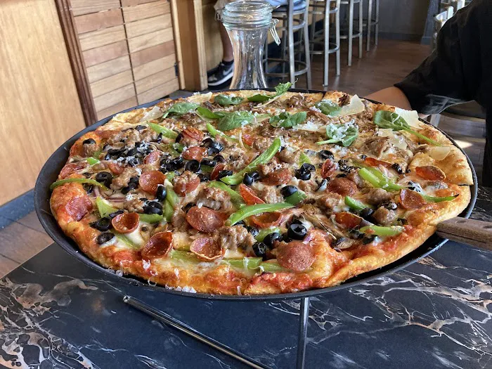 The Last Round Tavern Picture 2