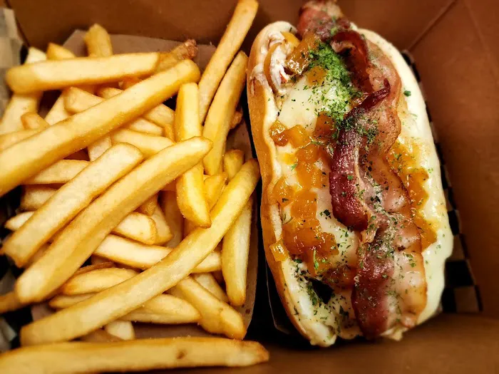 El Apartamento Colombian Burgers Picture 9