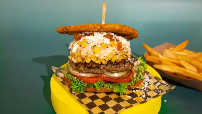 El Apartamento Colombian Burgers Picture 2