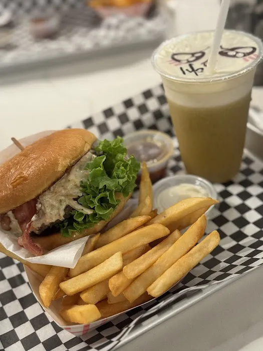 El Apartamento Colombian Burgers Picture 6