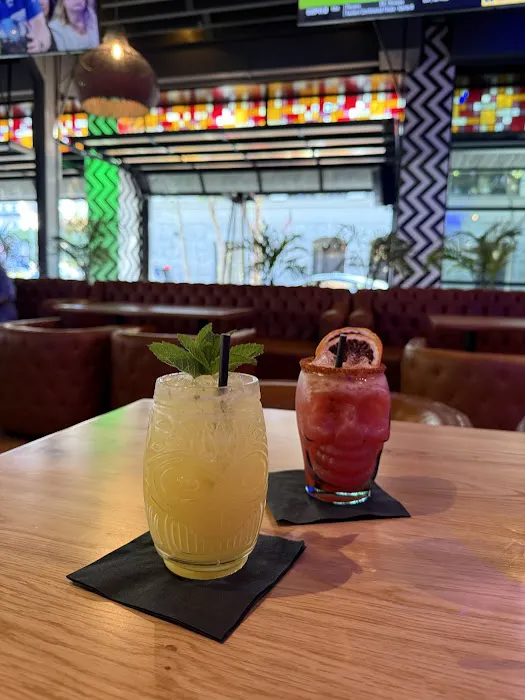 Mas Loco Cantina | Restaurant Sportsbar & Nightlife Picture 3