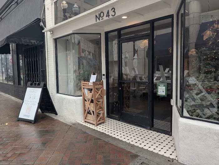 The Club On Post Picture 3