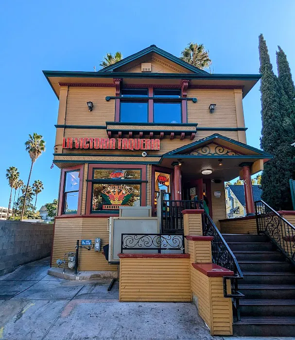 La Victoria Taqueria Picture 6