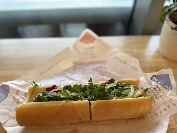 Lee's Sandwiches Picture 5