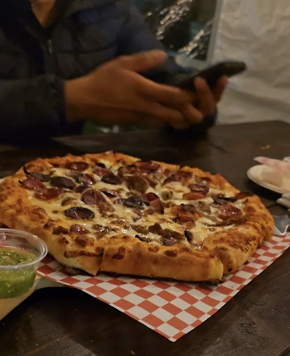 Más Que Pizza, Más Que Buena! Picture 6