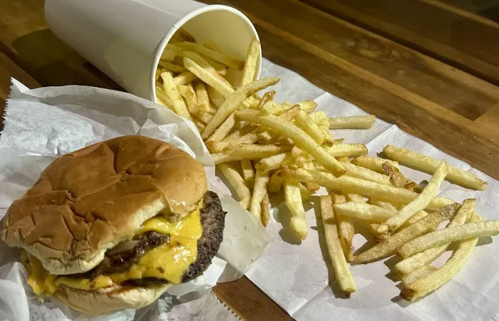 Campus Burgers Picture 1