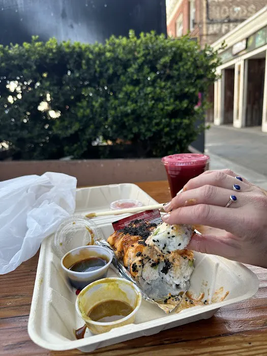 Umi Hand Roll Bar Picture 8