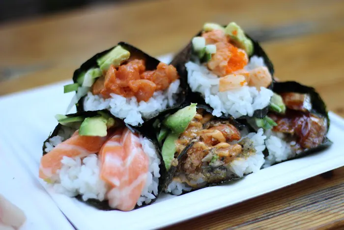 Umi Hand Roll Bar Picture 1