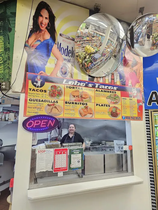 Lobo’s Tacos Picture 6