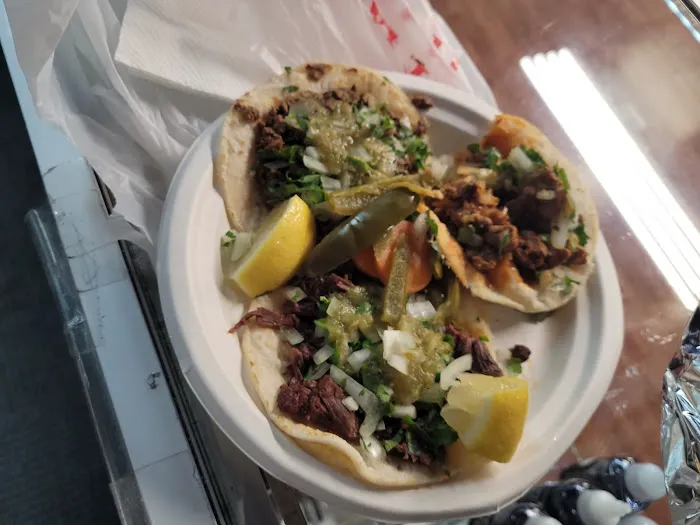 Lobo’s Tacos Picture 4
