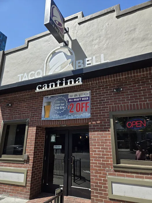 Taco Bell Cantina Picture 8