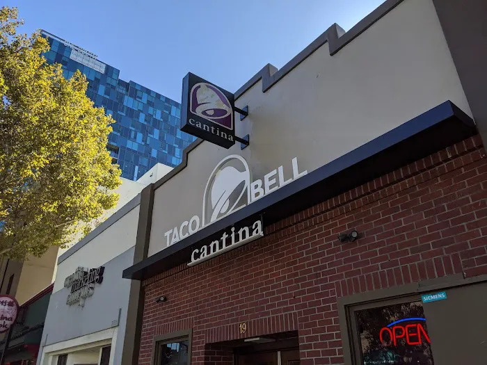 Taco Bell Cantina Picture 4