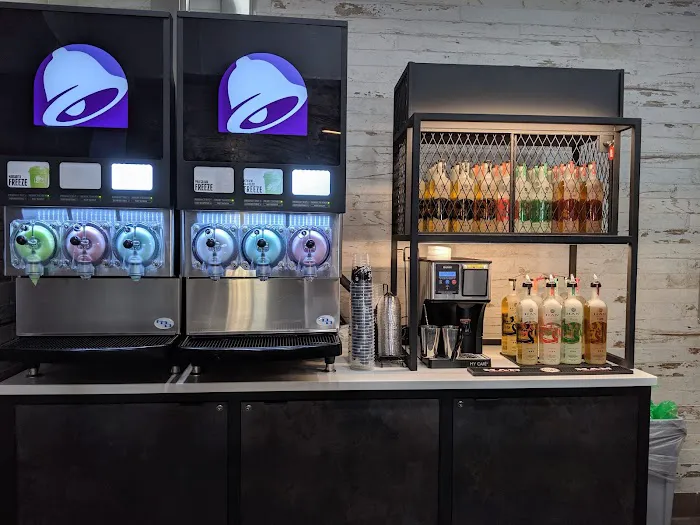 Taco Bell Cantina Picture 5