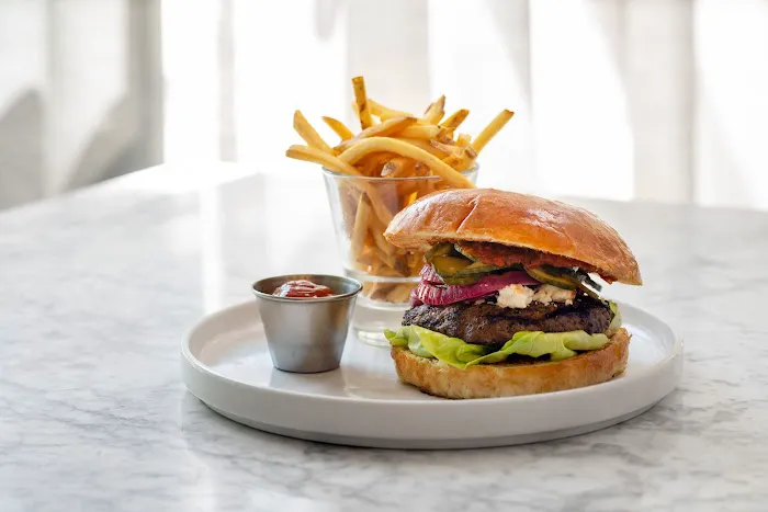 Coastal Manor Restaurant and Bar Picture 4