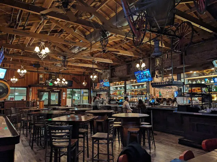 The Old Wagon Saloon & Grill Picture 4