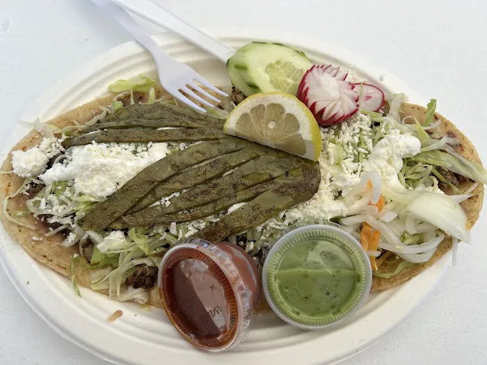 El Torito Azteca Food Truck Picture 8