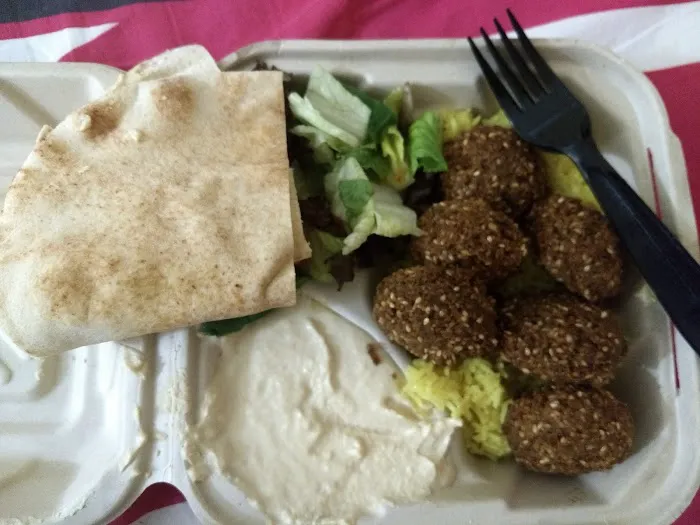 Robee's Falafel Picture 10