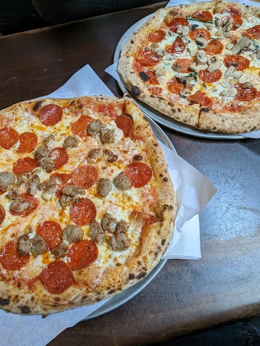 Pizza Bocca Lupo Picture 8