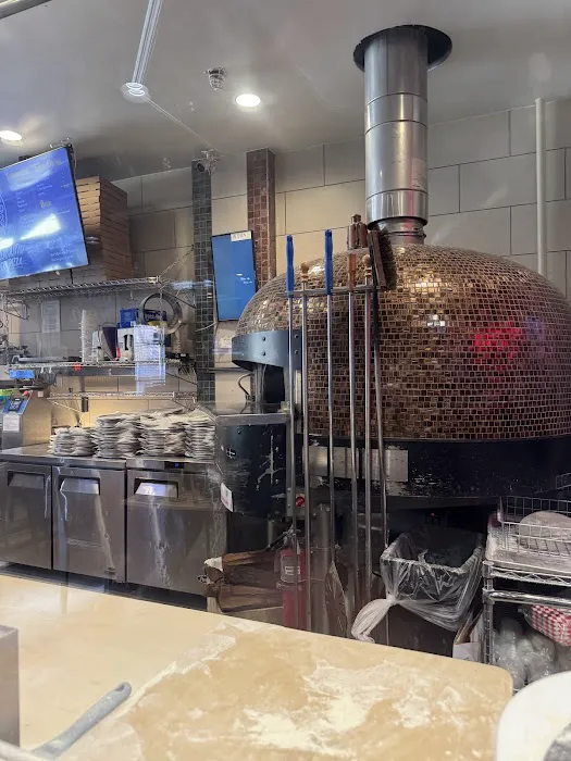 Pizza Bocca Lupo Picture 4