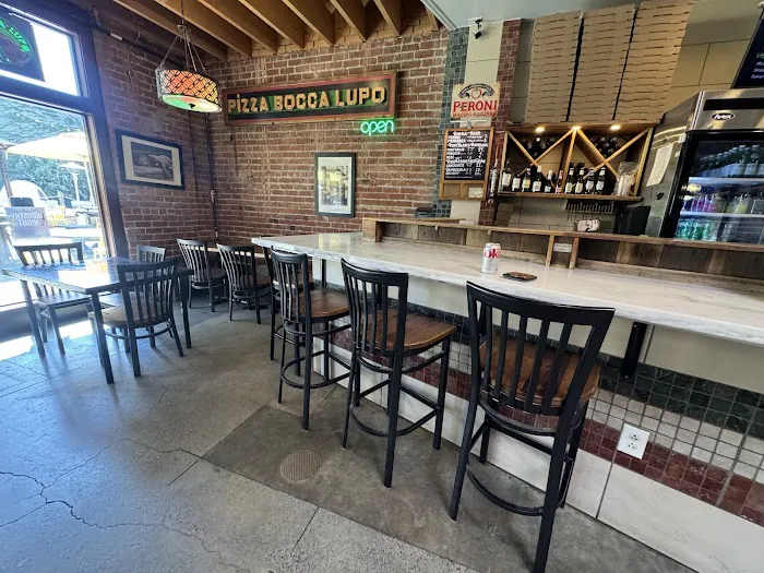 Pizza Bocca Lupo Picture 2