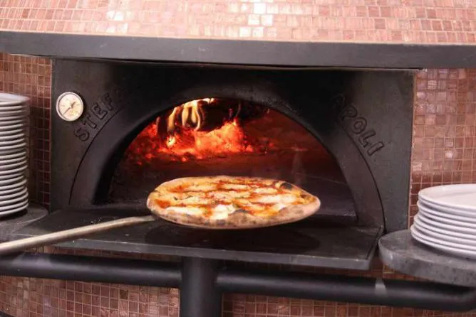 Pizza Bocca Lupo Picture 3