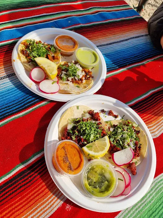 Tacos los 3 Hermanos | Taco Truck Picture 3