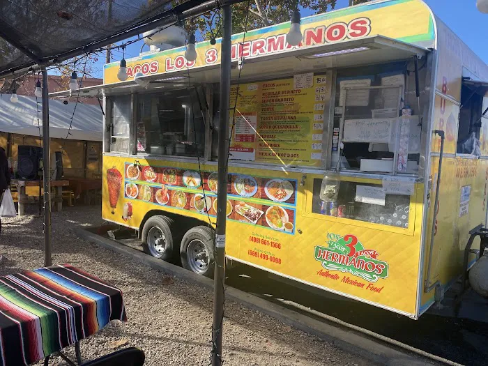 Tacos los 3 Hermanos | Taco Truck Picture 7