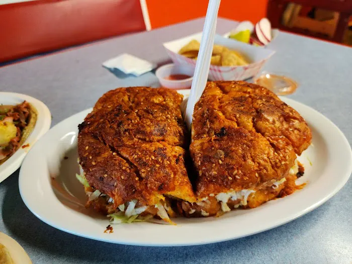 Metro Balderas Taqueria Picture 2