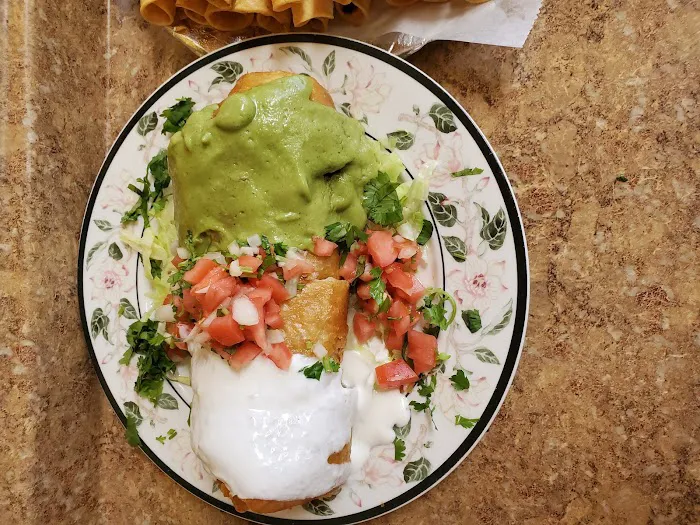 salome ś quick stop+taqueria Picture 5