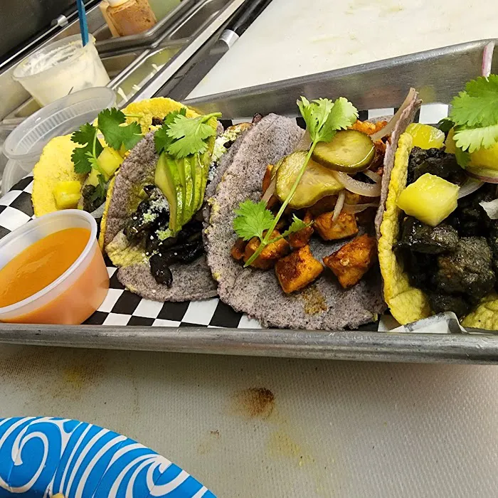 El Amanecer taqueria Picture 3