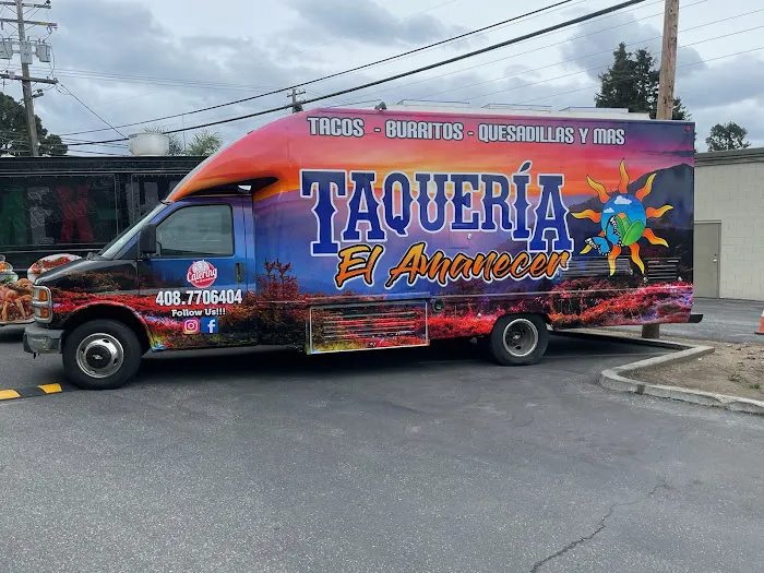 El Amanecer taqueria Picture 4