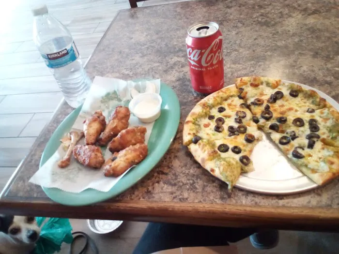 Straw Hat Pizza Picture 3