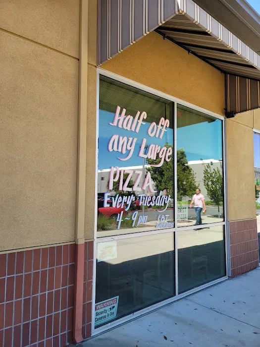 Straw Hat Pizza Picture 10