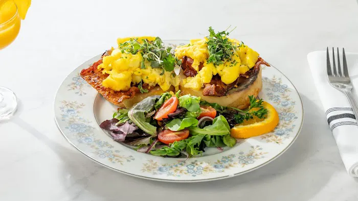 Epicure Club Cafe and Wine Bar Picture 2