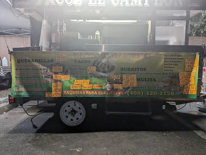 Ricos Tacos El Campeón (el güero) Picture 2