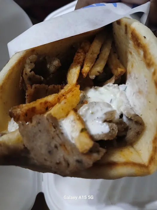 Nick the Greek Picture 9