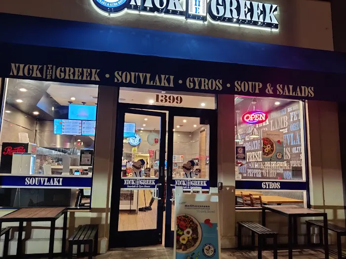 Nick the Greek Picture 5