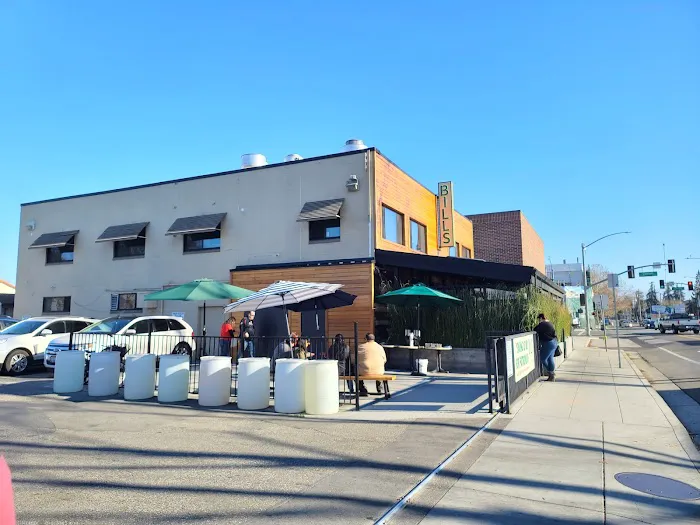 Bill's Café - Willow Picture 9