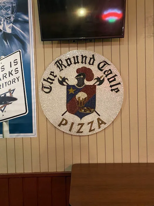 Round Table Pizza Picture 9