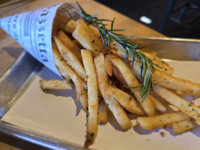 Bibo's Pizza Little Italy Picture 5