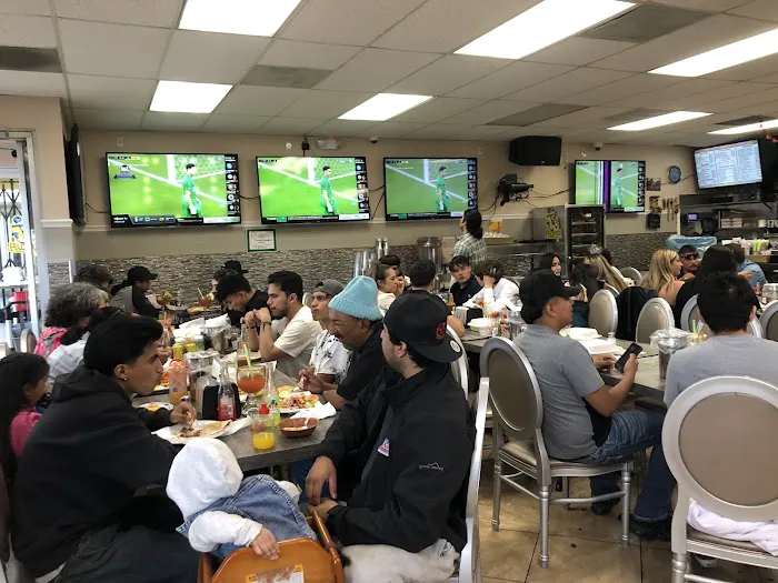 TEQUILA'S TAQUERIA SAN JOSE Picture 4