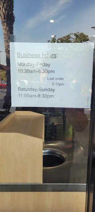 L&L Hawaiian Barbecue Picture 4