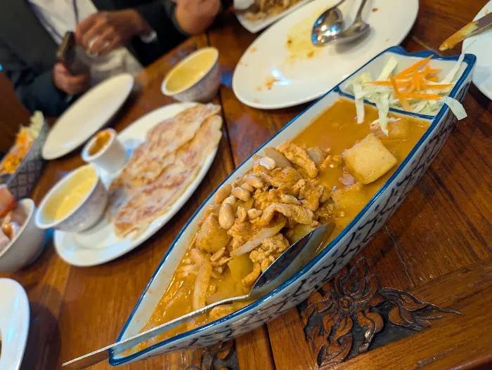 Tee Nee Thai Cuisine Picture 5