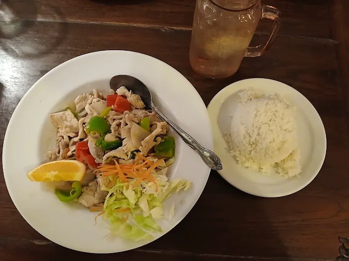 Tee Nee Thai Cuisine Picture 2